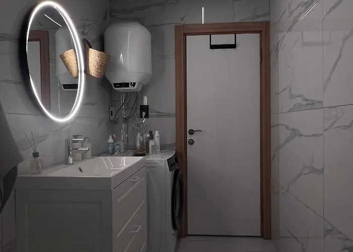 Mavinin Ve Yeşilin Dansı Daire Marmaris