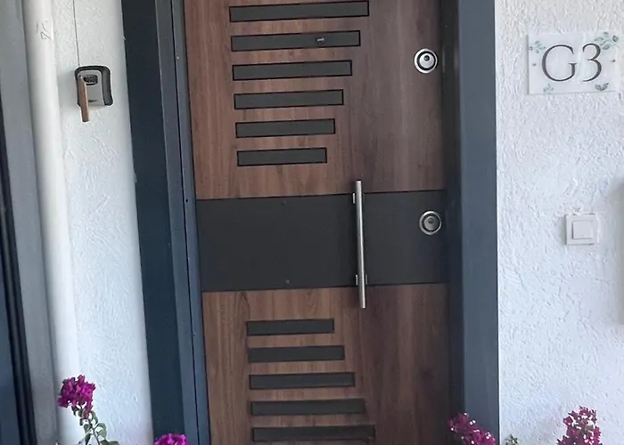 Mavinin Ve Yeşilin Dansı Marmaris