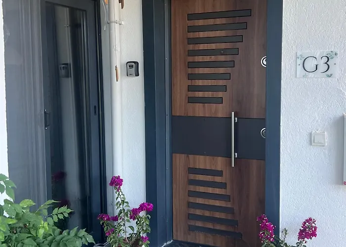 Mavinin Ve Yeşilin Dansı Marmaris