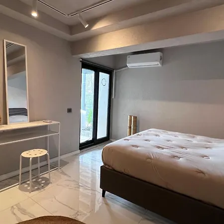 Apartment Mavinin Ve Yesilin Dansi