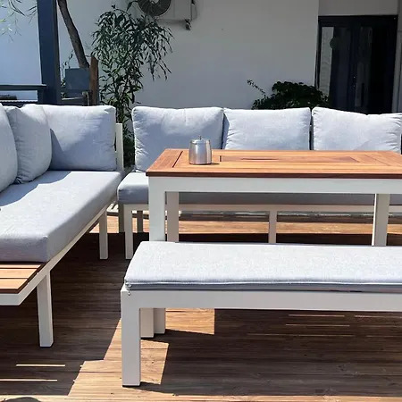 Apartment Mavinin Ve Yesilin Dansi *