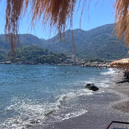 Mavinin Ve Yesilin Dansi, Panoramik Manzara, 75m2 * Μαρμαρίς
