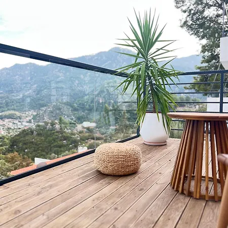 Mavinin Ve Yesilin Dansi, Panoramik Manzara, 75m2 Μαρμαρίς