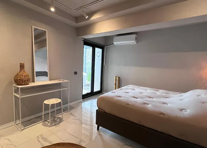 Apartman Mavinin Ve Yesilin Dansi