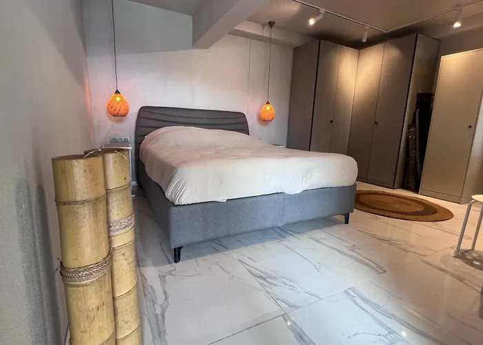 Mavinin Ve Yesilin Dansi Apartamento