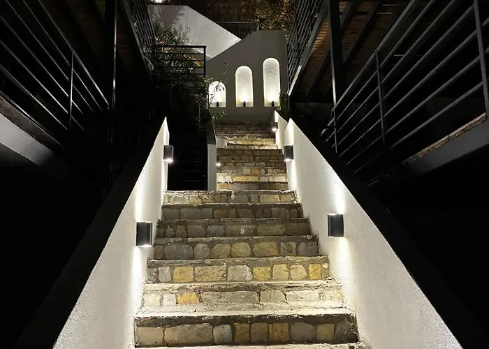 Mavinin Ve Yesilin Dansi Apartman