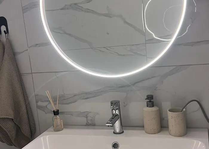 Mavinin Ve Yesilin Dansi Apartman