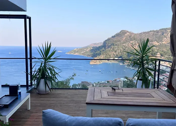 Mavinin Ve Yesilin Dansi Apartman